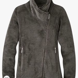 Mountain Khaki’s wanderlust fleece jacket